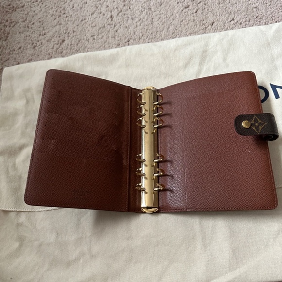Authentic Louis Vuitton Agenda - Picture 4 of 6